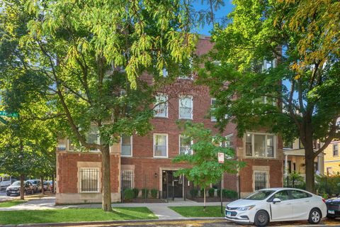 Photo of 1515 W Pratt Boulevard #1, Chicago, IL 60626 (MLS # 12387040)