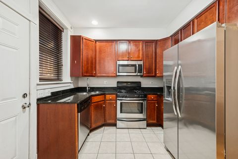 Tiny photo for 1515 W Pratt Boulevard #1, Chicago, IL 60626 (MLS # 12387040)