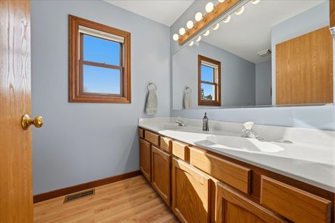 Tiny photo for 41 Whispering Drive, Streamwood, IL 60107 (MLS # 12515596)