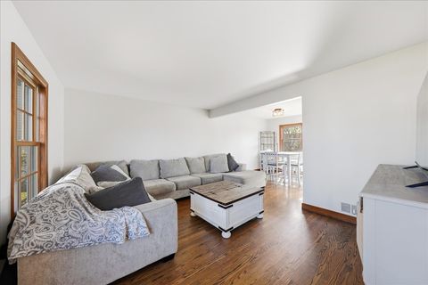 Tiny photo for 41 Whispering Drive, Streamwood, IL 60107 (MLS # 12515596)