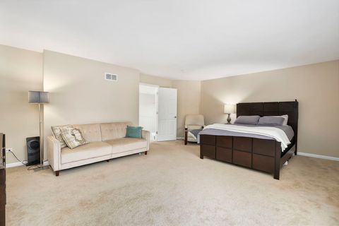 Tiny photo for Hawthorn Woods, IL 60047 (MLS # 12523382)