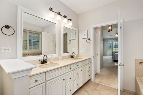 Tiny photo for Hawthorn Woods, IL 60047 (MLS # 12523382)