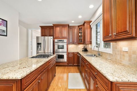 Tiny photo for Hawthorn Woods, IL 60047 (MLS # 12523382)