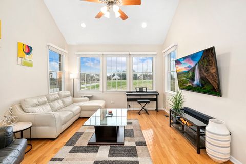 Tiny photo for Hawthorn Woods, IL 60047 (MLS # 12523382)