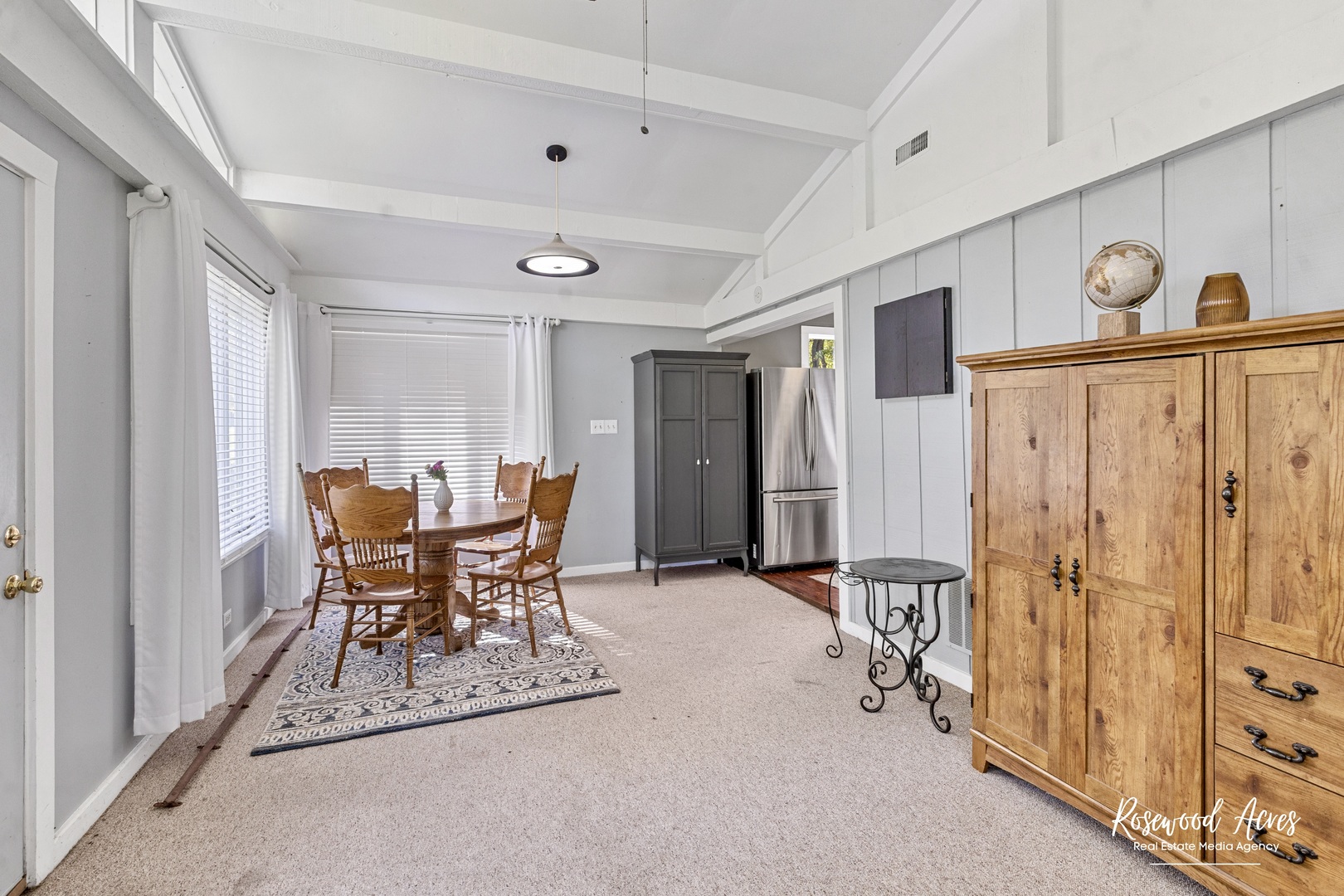 1416 N Riverside Drive