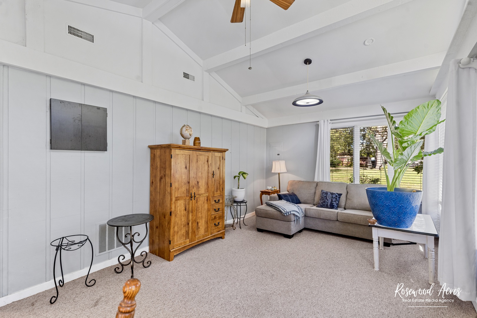 1416 N Riverside Drive