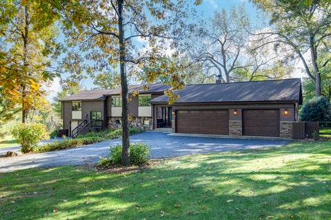 Photo of 29W601 Waynewood Drive, West Chicago, IL 60185 (MLS # 12788830)