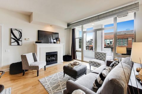 Tiny photo for 1001 W Madison Street #606, Chicago, IL 60607 (MLS # 12609516)