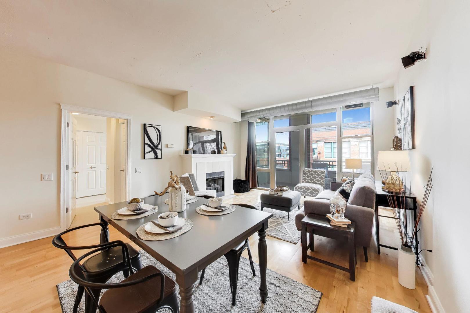 1001 W Madison Street 606