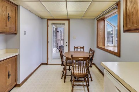 Tiny photo for 462 S President Street #202, Carol Stream, IL 60188 (MLS # 12494504)