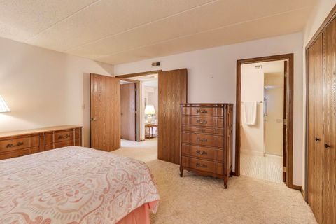 Tiny photo for 462 S President Street #202, Carol Stream, IL 60188 (MLS # 12494504)