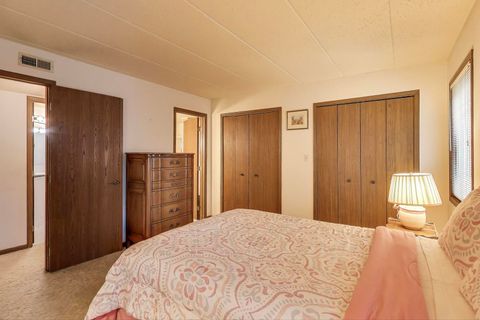 Tiny photo for 462 S President Street #202, Carol Stream, IL 60188 (MLS # 12494504)