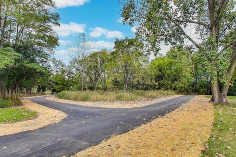 Tiny photo for 462 S President Street #202, Carol Stream, IL 60188 (MLS # 12494504)