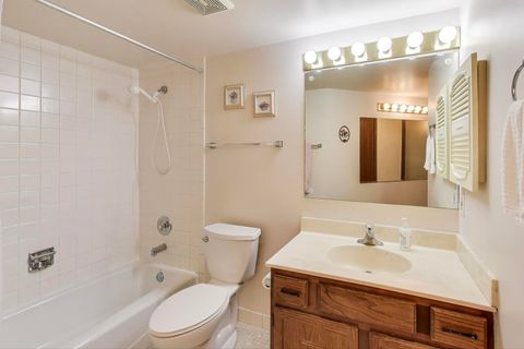 Tiny photo for 462 S President Street #202, Carol Stream, IL 60188 (MLS # 12494504)