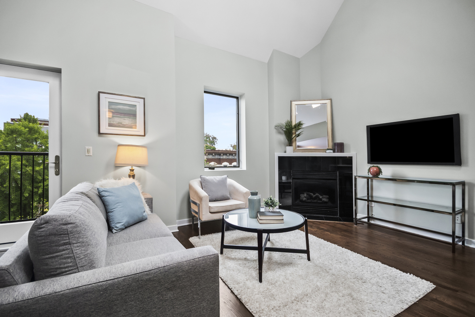 2035 W CRYSTAL Street 3