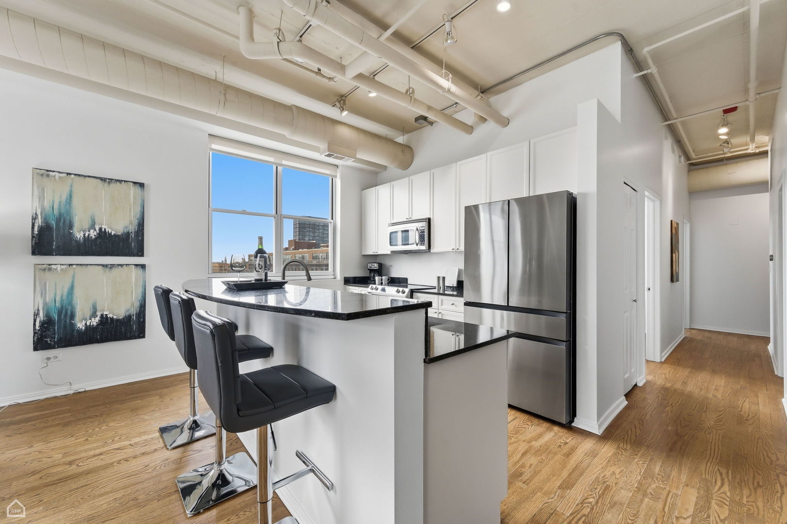 950 W Monroe Street 804