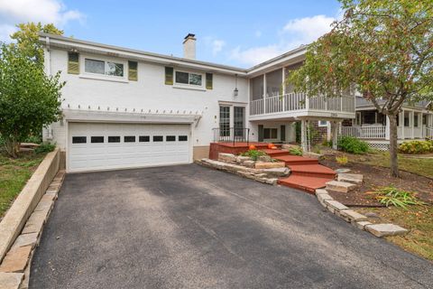 21056 W Sylvan Drive Mundelein IL 60060