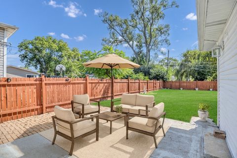 Tiny photo for 615 CORDIAL Drive, Des Plaines, IL 60018 (MLS # 12479414)