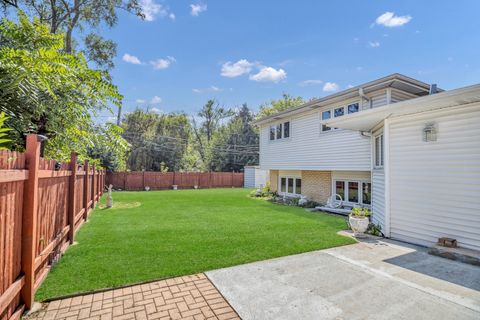 Tiny photo for 615 CORDIAL Drive, Des Plaines, IL 60018 (MLS # 12479414)