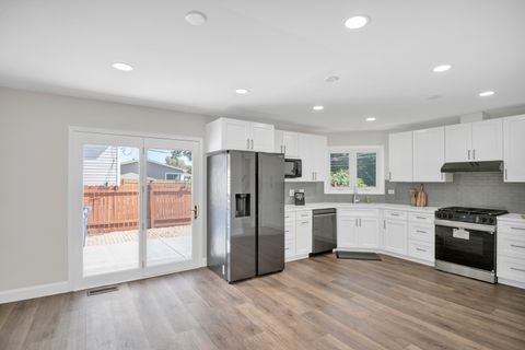 Tiny photo for 615 CORDIAL Drive, Des Plaines, IL 60018 (MLS # 12479414)