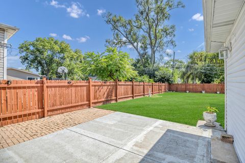 Tiny photo for 615 CORDIAL Drive, Des Plaines, IL 60018 (MLS # 12479414)