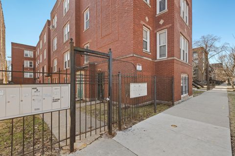 Photo of 543 E 60TH Street #4, Chicago, IL 60637 (MLS # 12592410)