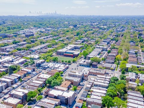 Tiny photo for 5717 N Kimball Avenue #2N, Chicago, IL 60659 (MLS # 12488222)