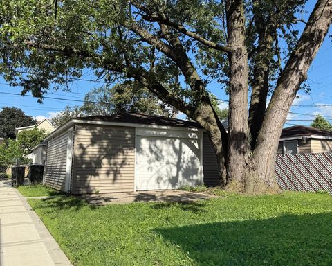 Tiny photo for 46 Hyde Park Avenue, Bellwood, IL 60104 (MLS # 12499341)