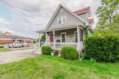 Tiny photo for 1107 E Washington Street, Bloomington, IL 61701 (MLS # 12728090)