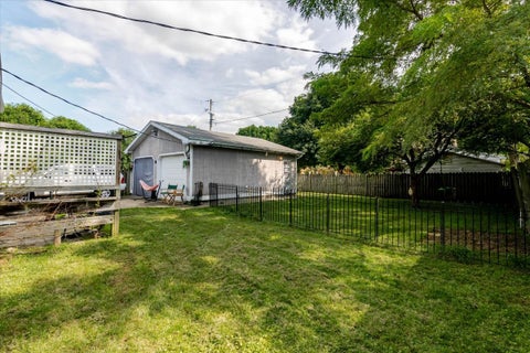 Tiny photo for 1107 E Washington Street, Bloomington, IL 61701 (MLS # 12728090)