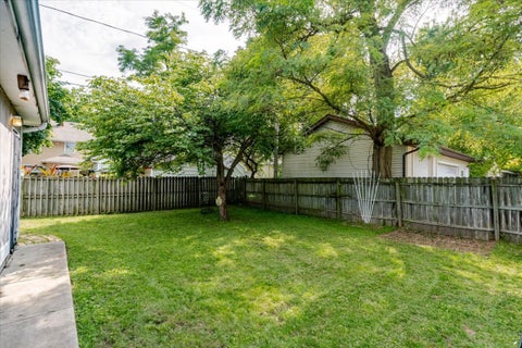 Tiny photo for 1107 E Washington Street, Bloomington, IL 61701 (MLS # 12728090)