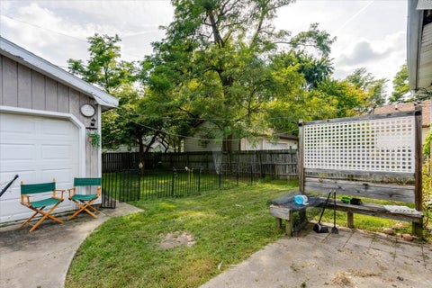 Tiny photo for 1107 E Washington Street, Bloomington, IL 61701 (MLS # 12728090)