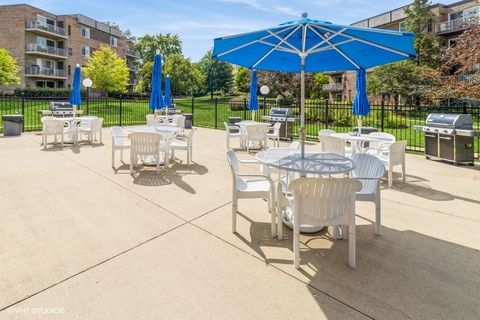 Tiny photo for 245 S Park Lane #424, Palatine, IL 60074 (MLS # 12436643)