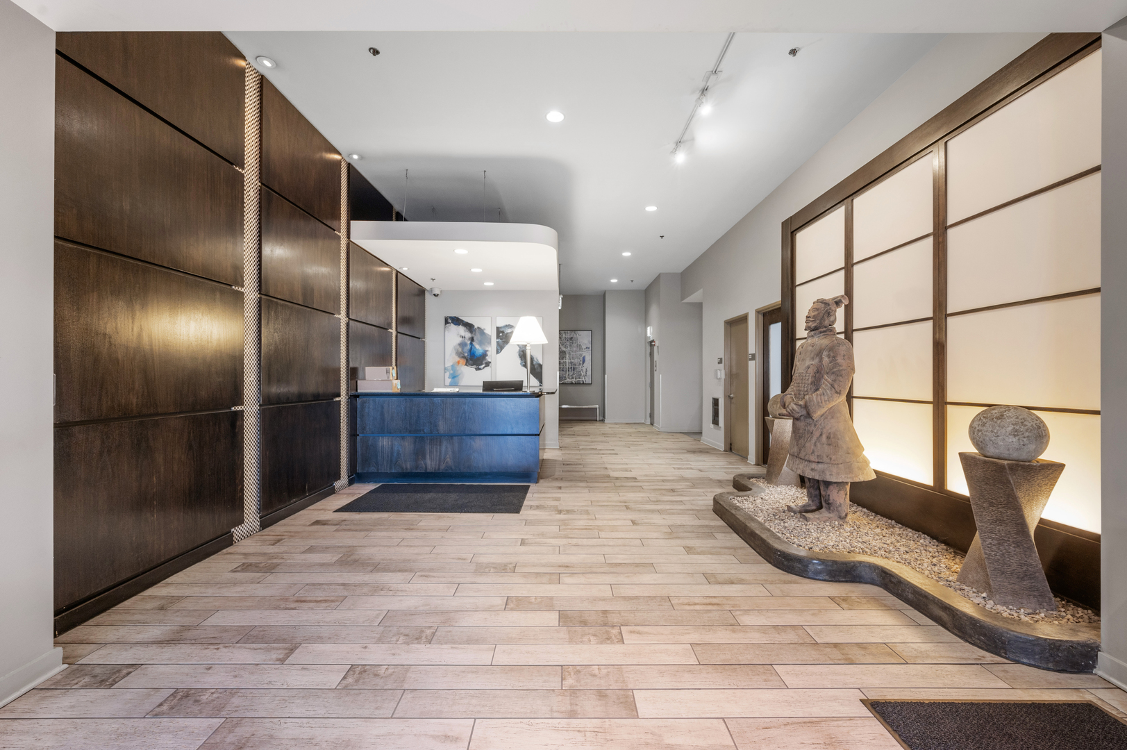 225 S SANGAMON Street 804