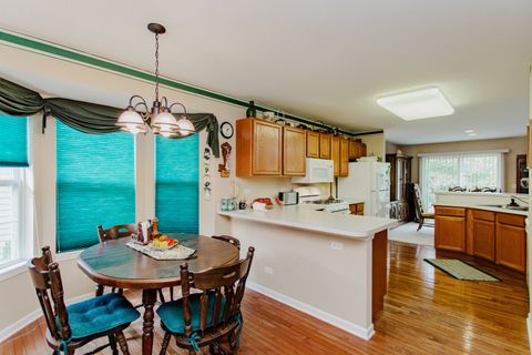 Tiny photo for 940 Beckett Crossing Drive, Mundelein, IL 60060 (MLS # 12490098)