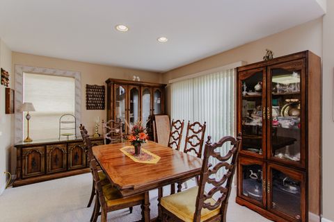 Tiny photo for 940 Beckett Crossing Drive, Mundelein, IL 60060 (MLS # 12490098)