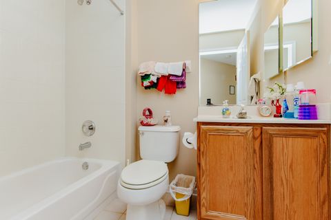 Tiny photo for 940 Beckett Crossing Drive, Mundelein, IL 60060 (MLS # 12490098)
