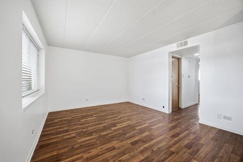 Tiny photo for 4618 River Road #1D, Schiller Park, IL 60176 (MLS # 12534364)