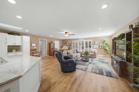 Tiny photo for 2006 Avenue D, Sterling, IL 61081 (MLS # 12560607)