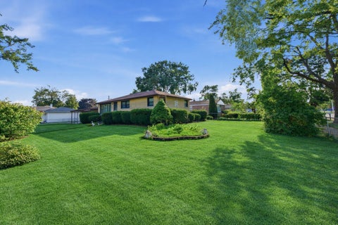 Tiny photo for 8300 Long Avenue, Burbank, IL 60459 (MLS # 12755057)