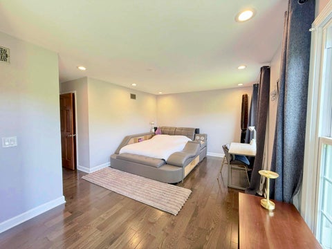 Tiny photo for 38 Ct of Greenway, Northbrook, IL 60062 (MLS # 12642860)