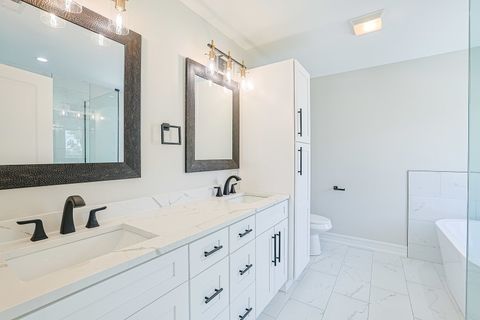 Tiny photo for 7948 W 74TH Street, Bridgeview, IL 60455 (MLS # 12618522)