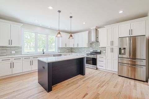 Tiny photo for 7948 W 74TH Street, Bridgeview, IL 60455 (MLS # 12618522)