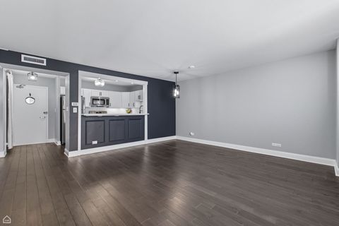 Tiny photo for 6301 N Sheridan Road #14N, Chicago, IL 60660 (MLS # 12486706)