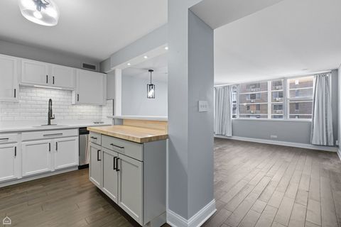 Tiny photo for 6301 N Sheridan Road #14N, Chicago, IL 60660 (MLS # 12486706)