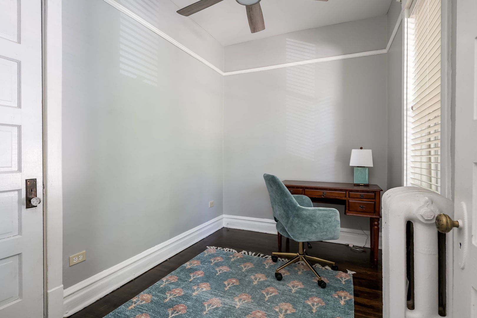 Oak Park, Illinois 60304, United States, 3 Bedrooms Bedrooms, ,1 BathroomBathrooms,Residential,Active,211456