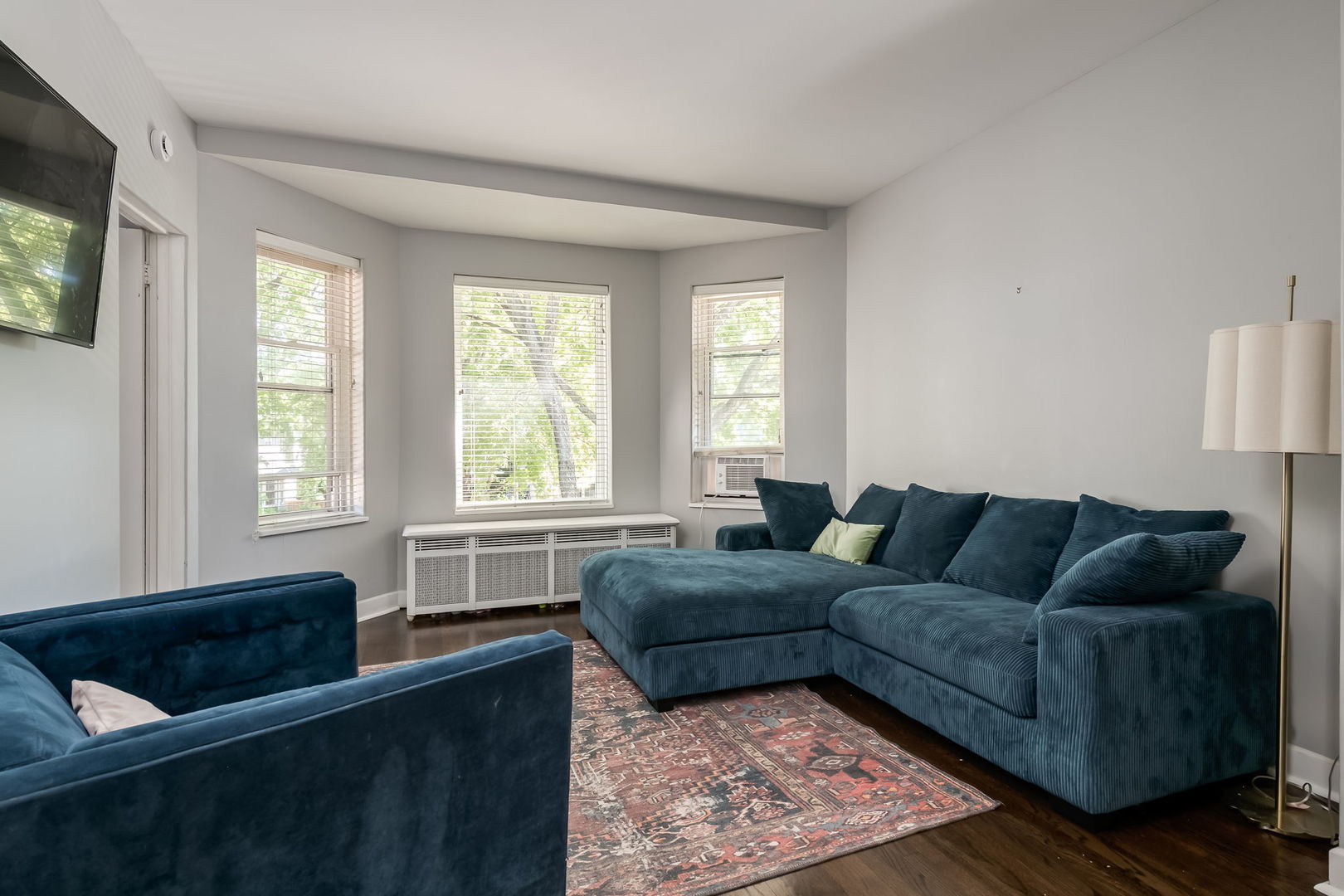 Oak Park, Illinois 60304, United States, 3 Bedrooms Bedrooms, ,1 BathroomBathrooms,Residential,Active,211456