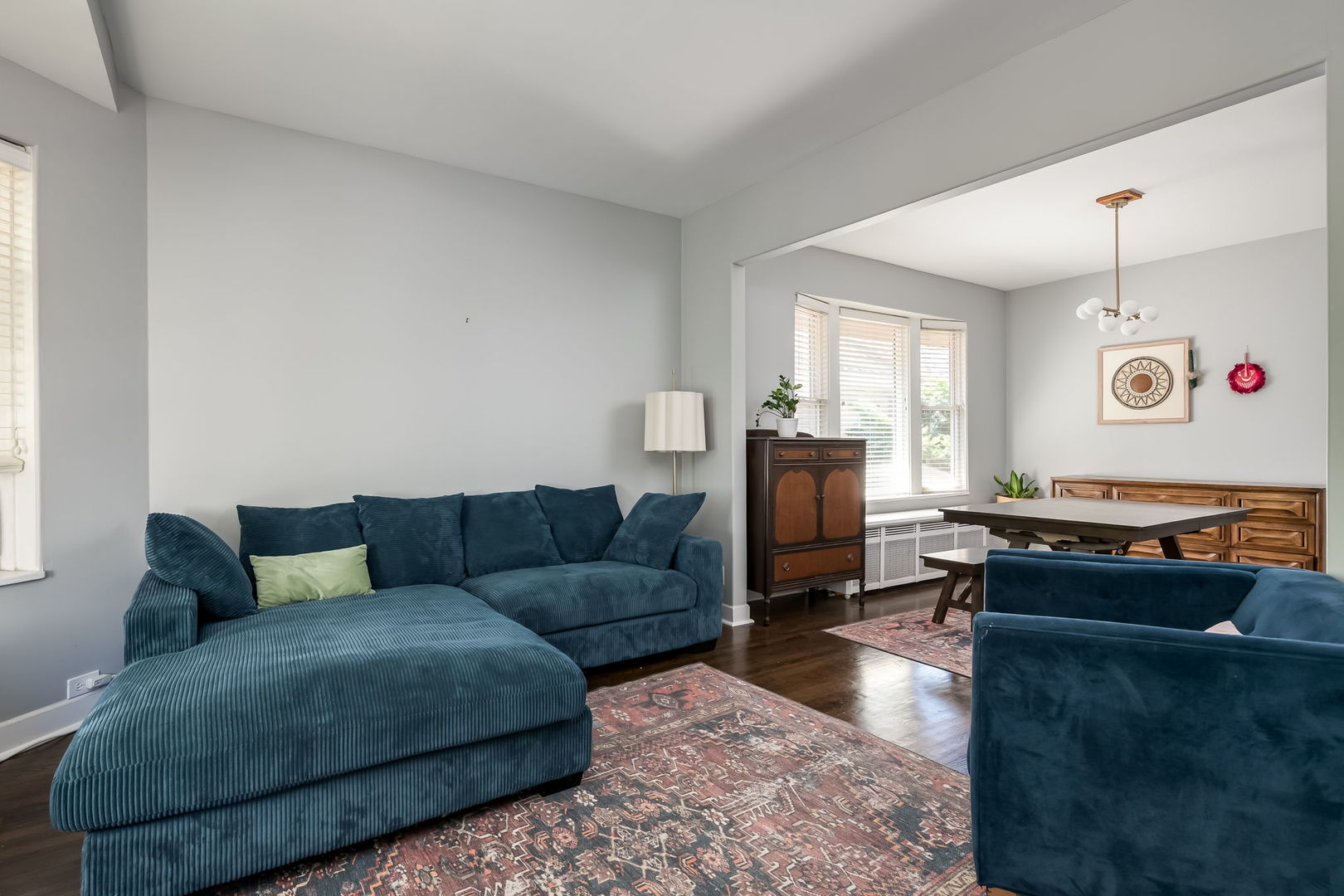 Oak Park, Illinois 60304, United States, 3 Bedrooms Bedrooms, ,1 BathroomBathrooms,Residential,Active,211456