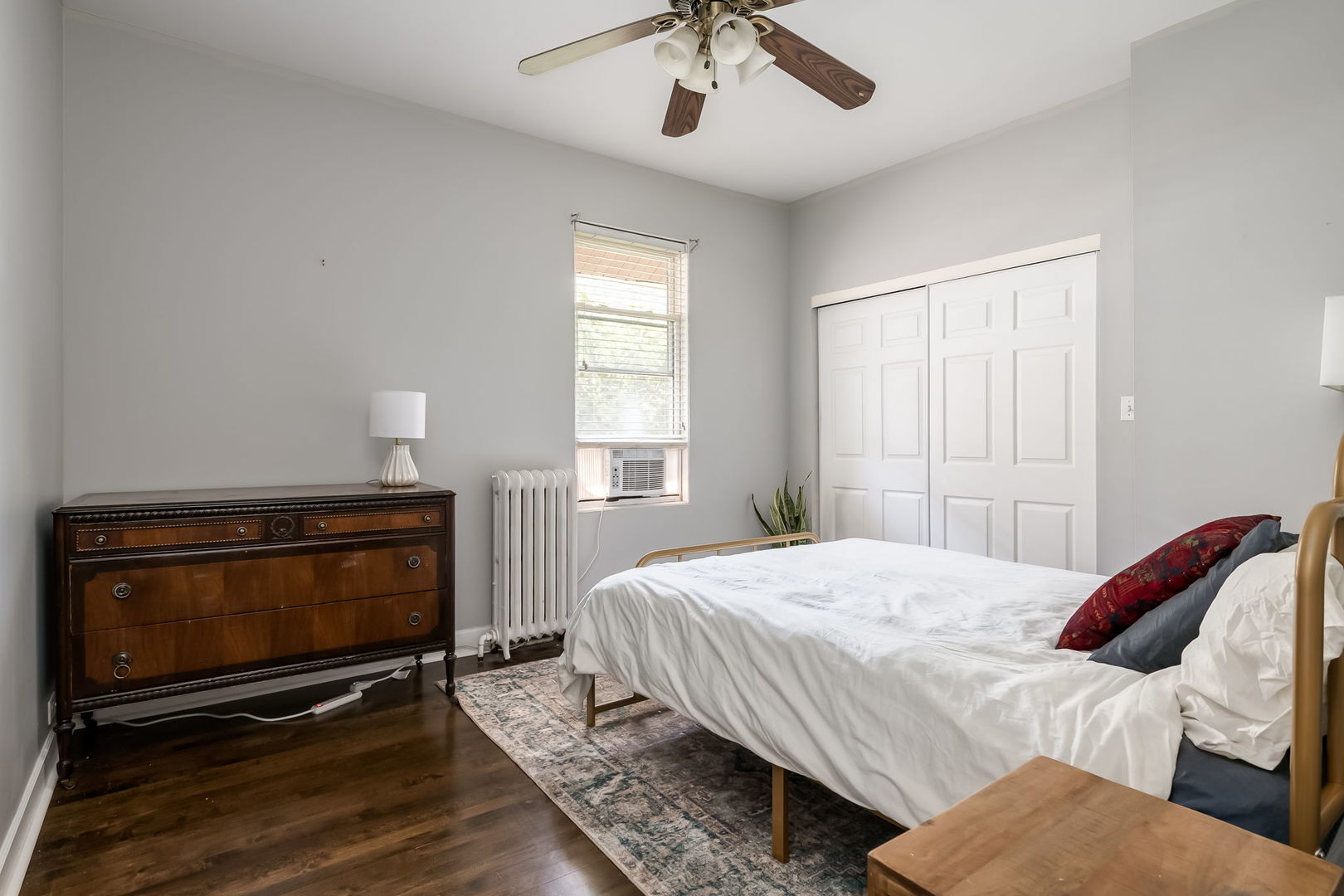 Oak Park, Illinois 60304, United States, 3 Bedrooms Bedrooms, ,1 BathroomBathrooms,Residential,Active,211456