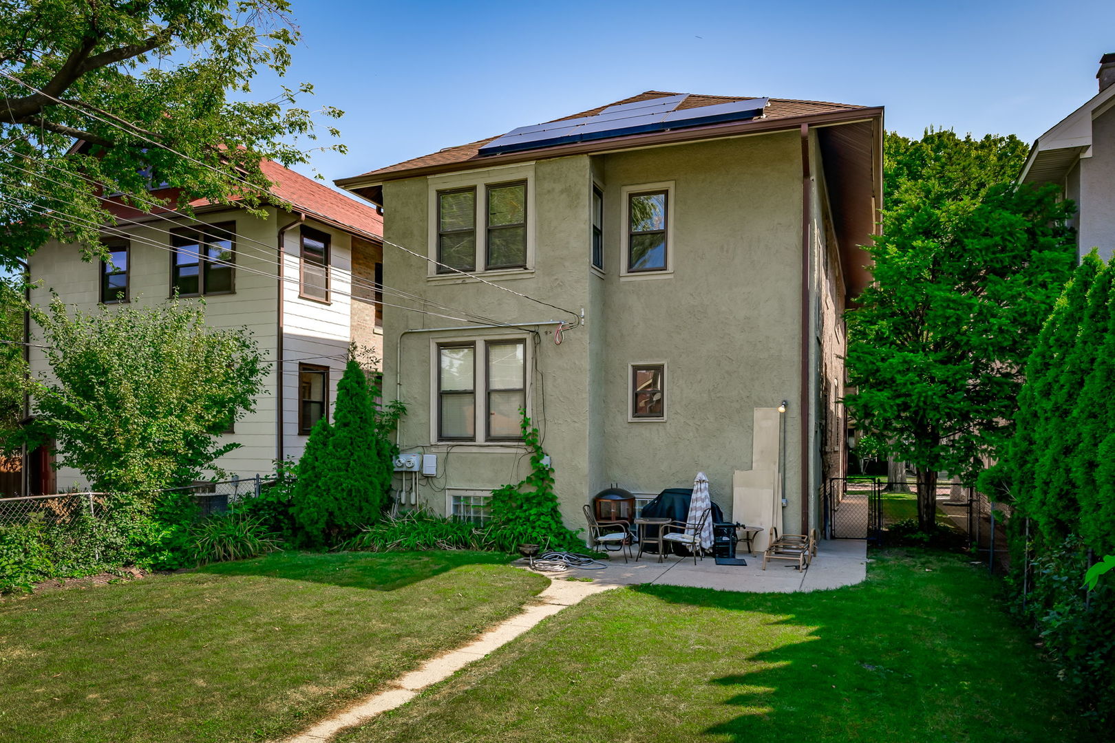 Oak Park, Illinois 60304, United States, 3 Bedrooms Bedrooms, ,1 BathroomBathrooms,Residential,Active,211456